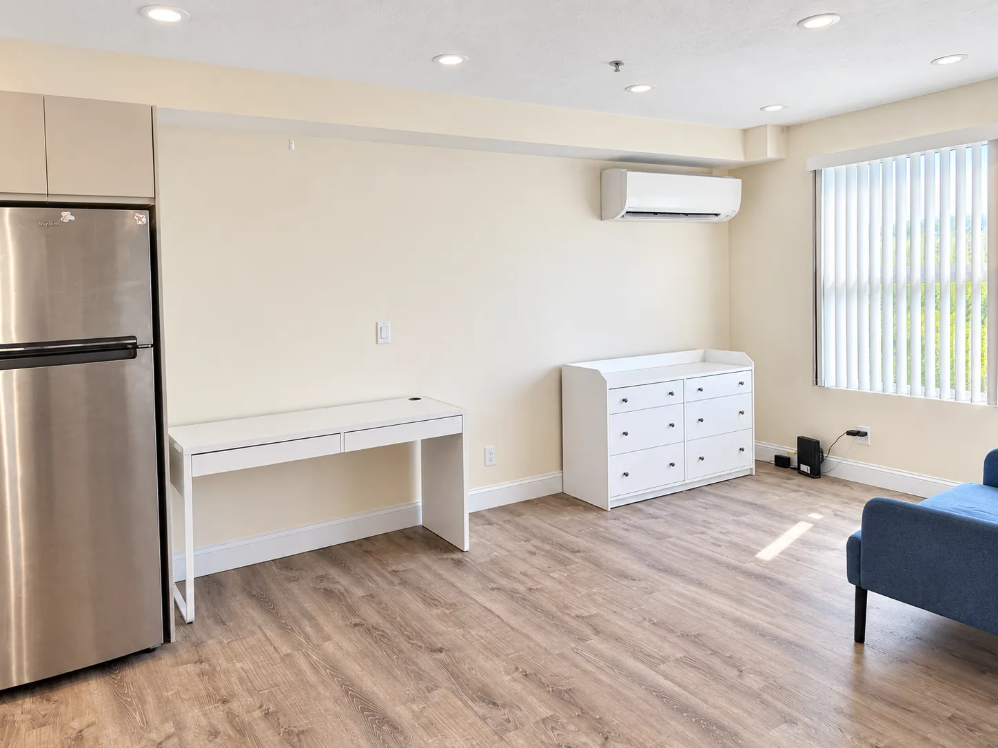 Studio bed, 1 bath apartment for rent at 1028 Commonwealth Ave Unit 406, North Brookline — photo 2 of 17