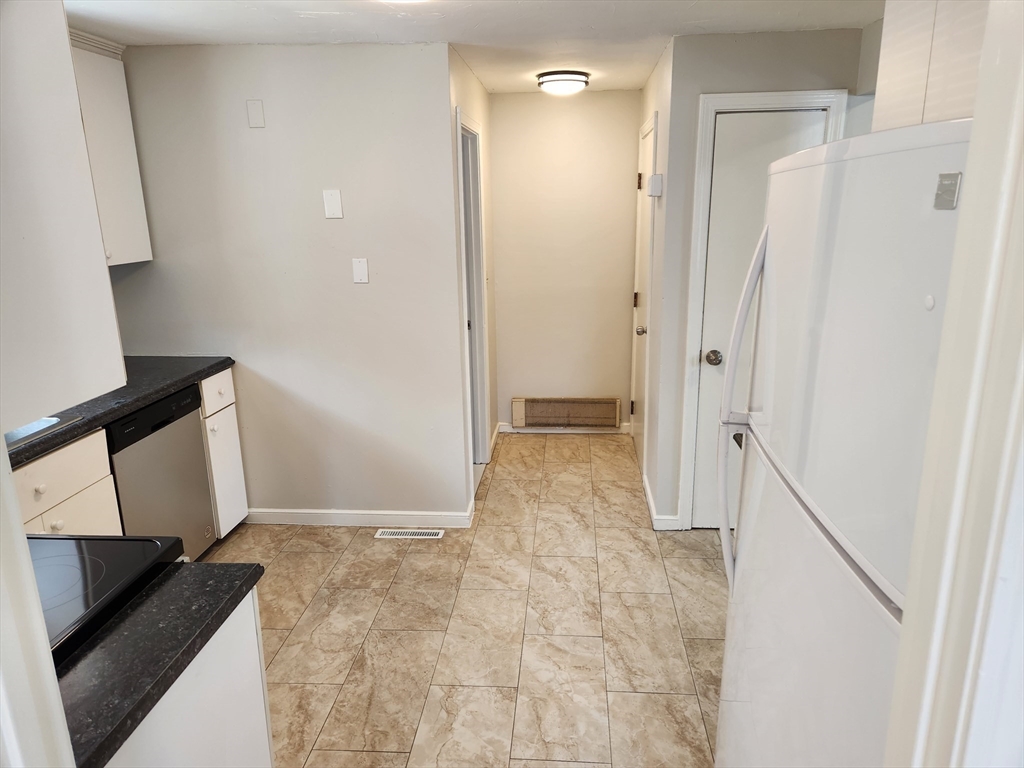 3 bed, 1 bath apartment for rent at 1028 Waverly St Unit 1028, Framingham — photo 13 of 13