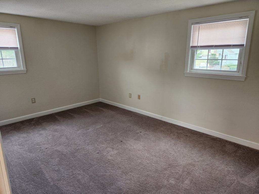 3 bed, 1 bath apartment for rent at 1028 Waverly St Unit 1028, Framingham — photo 9 of 13