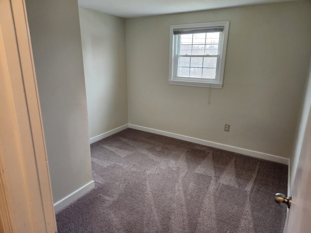 3 bed, 1 bath apartment for rent at 1028 Waverly St Unit 1028, Framingham — photo 10 of 13