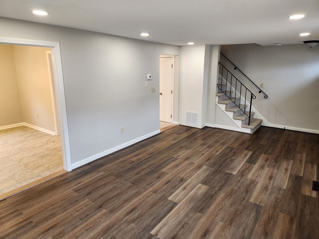 3 bed, 1 bath apartment for rent at 1028 Waverly St Unit 1028, Framingham — photo 2 of 13