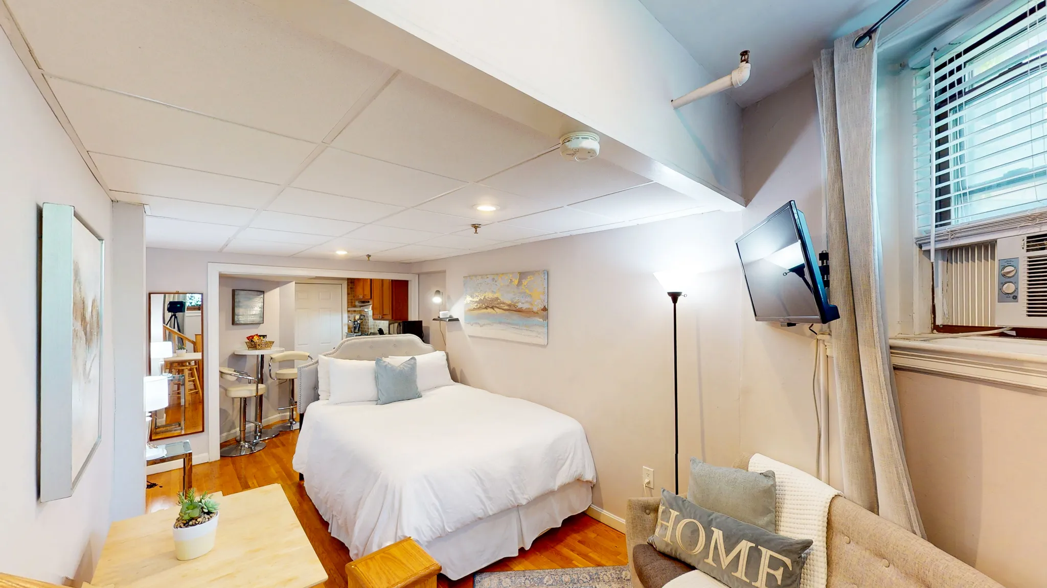 Studio bed, 1 bath apartment for rent at 1029 Beacon St Unit -, Longwood — photo 1 of 9