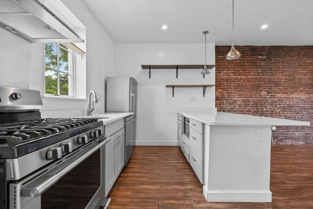 2 bed, 1 bath apartment for rent at 105 Broadway Unit 2, Chelsea — photo 5 of 21