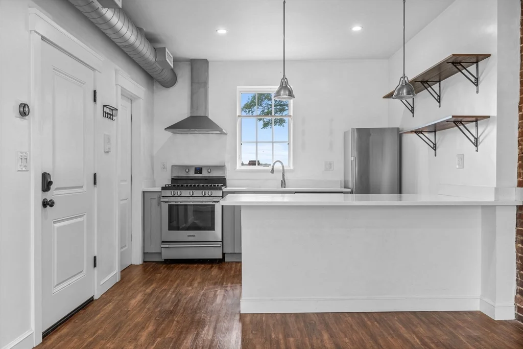 2 bed, 1 bath apartment for rent at 105 Broadway Unit 2, Chelsea — photo 2 of 21