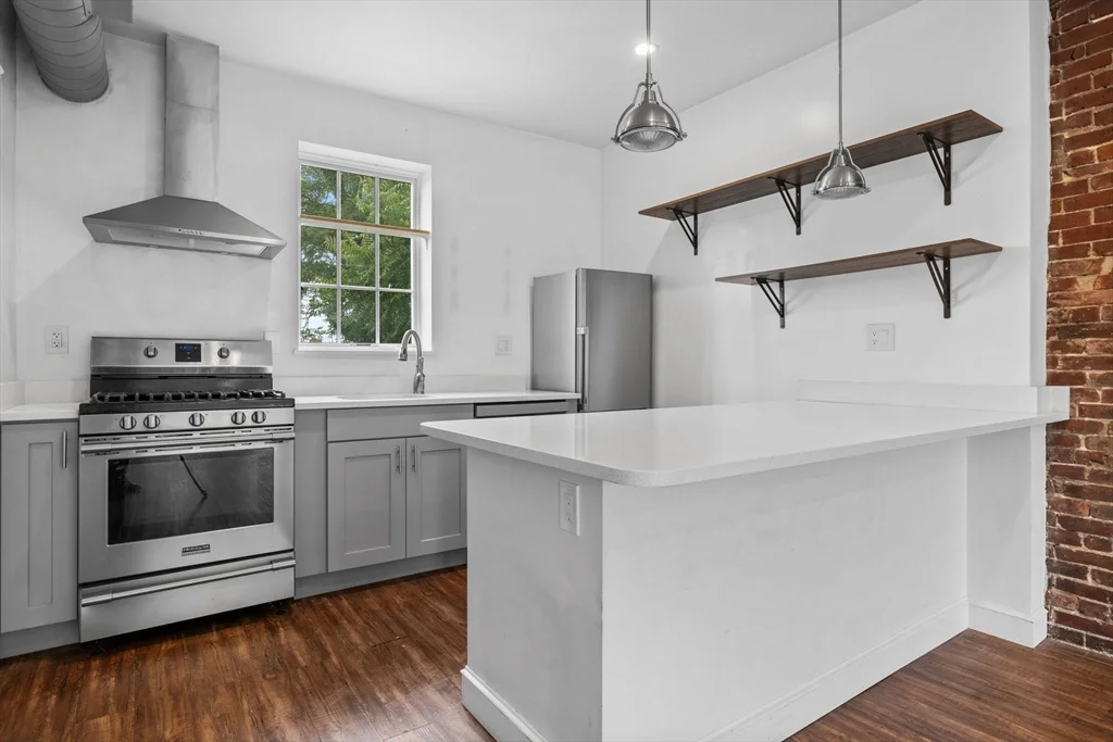 2 bed, 1 bath apartment for rent at 105 Broadway Unit 2, Chelsea — photo 3 of 21