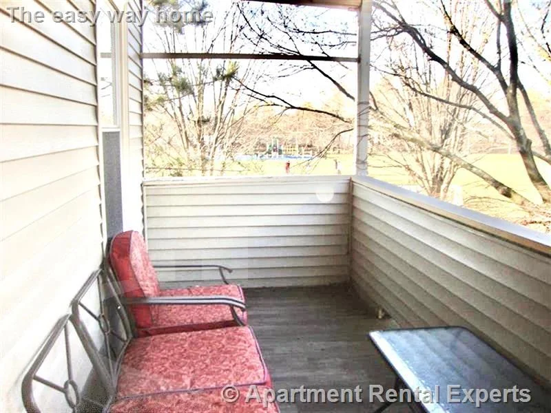 1 bed, 1 bath apartment for rent at 103 Arlington St Unit 2, Cambridge Line — photo 2 of 6