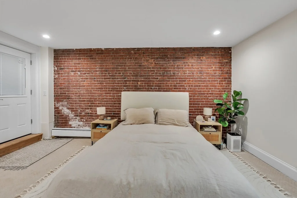 1 bed, 1.5 bath apartment for rent at 103 Beacon St Unit 2, Back Bay — photo 24 of 27