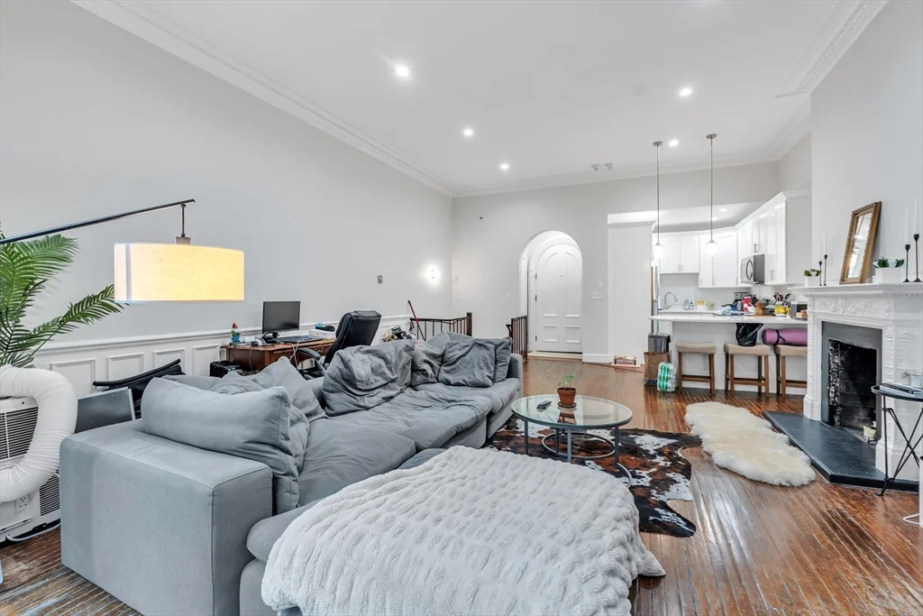 1 bed, 1.5 bath apartment for rent at 103 Beacon St Unit 2, Back Bay — photo 9 of 27