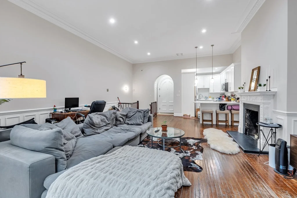 1 bed, 1.5 bath apartment for rent at 103 Beacon St Unit 2, Back Bay — photo 11 of 27