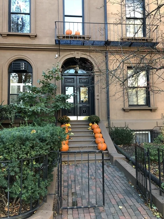 1 bed, 1.5 bath apartment for rent at 103 Beacon St Unit 2, Back Bay
