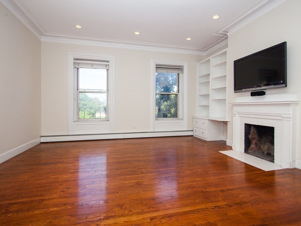 2 bed, 2 bath apartment for rent at 103 Beacon St Unit 5, Back Bay — photo 2 of 18