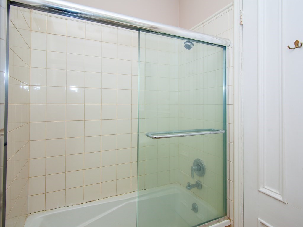 2 bed, 2 bath apartment for rent at 103 Beacon St Unit 5, Back Bay — photo 13 of 18