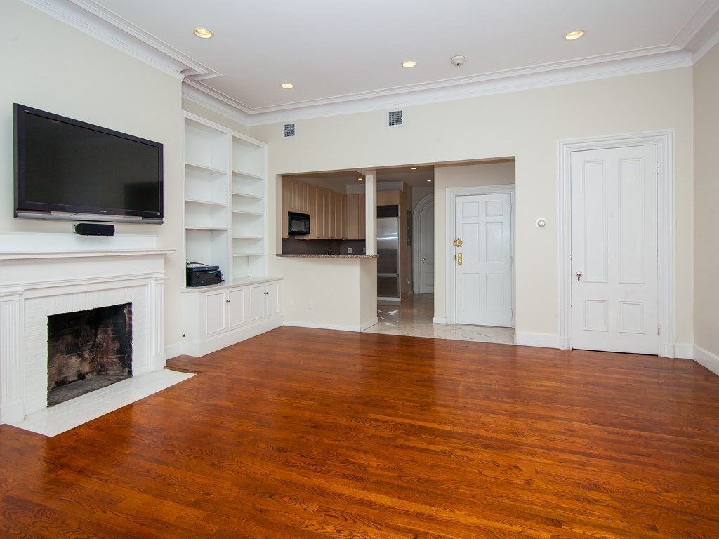 2 bed, 2 bath apartment for rent at 103 Beacon St Unit 5, Back Bay — photo 4 of 18