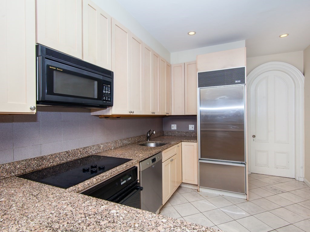 2 bed, 2 bath apartment for rent at 103 Beacon St Unit 5, Back Bay — photo 6 of 18