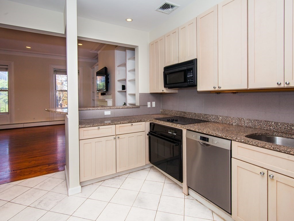 2 bed, 2 bath apartment for rent at 103 Beacon St Unit 5, Back Bay — photo 5 of 18