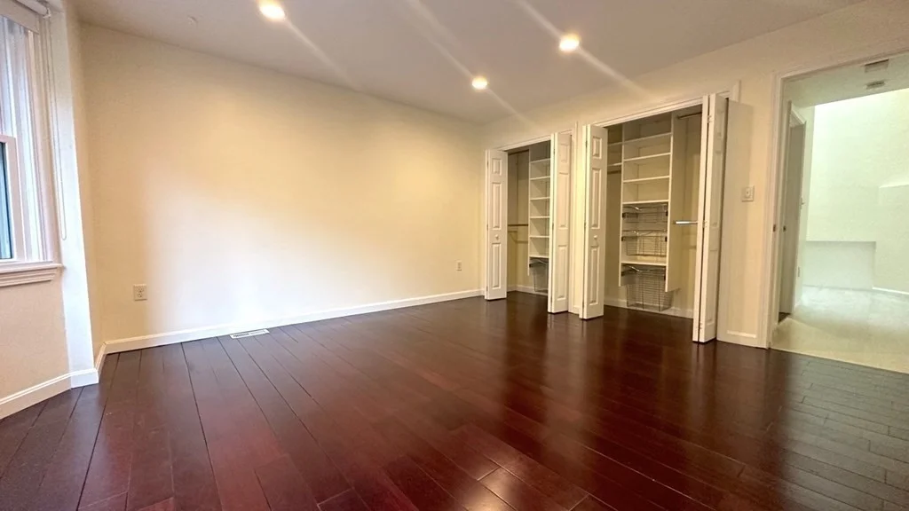 3 bed, 2 bath apartment for rent at 103 Beaconsfield Unit 103, Beaconsfield — photo 2 of 17