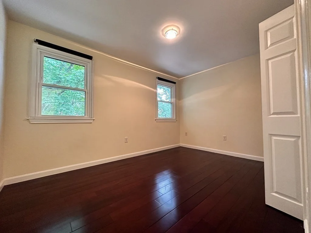 3 bed, 2 bath apartment for rent at 103 Beaconsfield Unit 103, Beaconsfield — photo 6 of 17