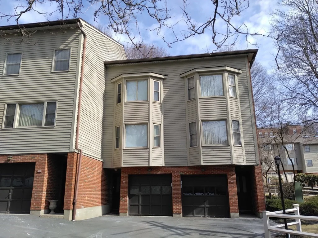 3 bed, 2 bath apartment for rent at 103 Beaconsfield Unit 103, Beaconsfield — photo 16 of 17