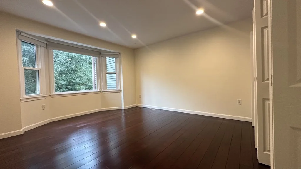 3 bed, 2 bath apartment for rent at 103 Beaconsfield Unit 103, Beaconsfield — photo 1 of 17