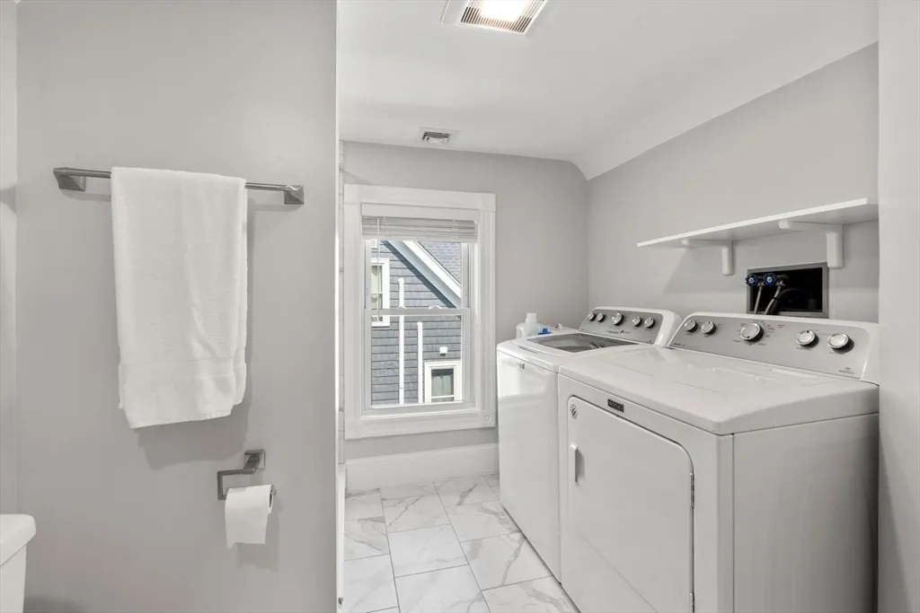 3 bed, 2 bath apartment for rent at 103 Belgrade Ave Unit 2, Roslindale — photo 15 of 24