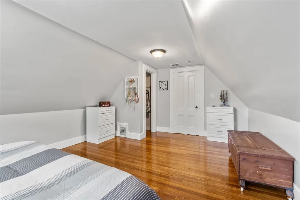 3 bed, 2 bath apartment for rent at 103 Belgrade Ave Unit 2, Roslindale — photo 11 of 24