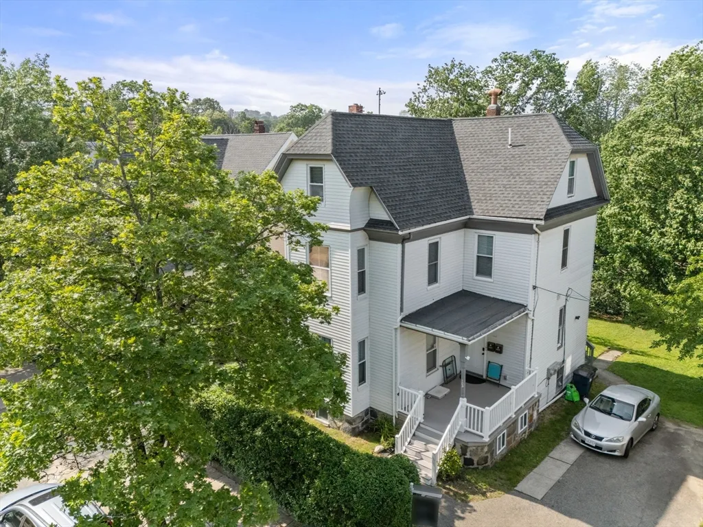 3 bed, 2 bath apartment for rent at 103 Belgrade Ave Unit 2, Roslindale — photo 20 of 24