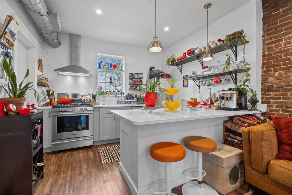 2 bed, 1 bath apartment for rent at 103 Broadway Unit 2, Chelsea