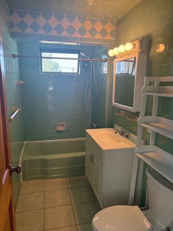 1 bed, 1 bath apartment for rent at 103 Brooks St Unit 2, East Boston — photo 10 of 11