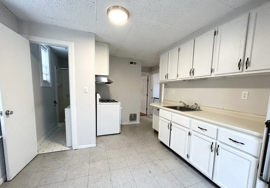 2 bed, 1 bath apartment for rent at 103 Buttonwood Unit 3, Dorchester — photo 2 of 9