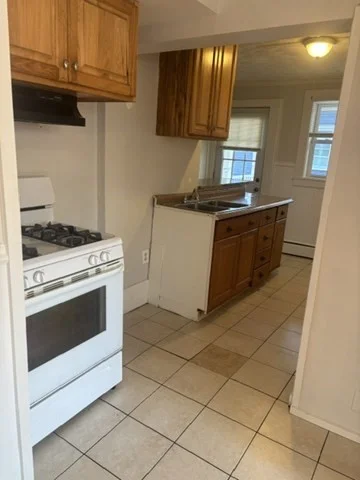 2 bed, 1 bath apartment for rent at 103 Cedar St Unit 5, Haverhill — photo 8 of 13