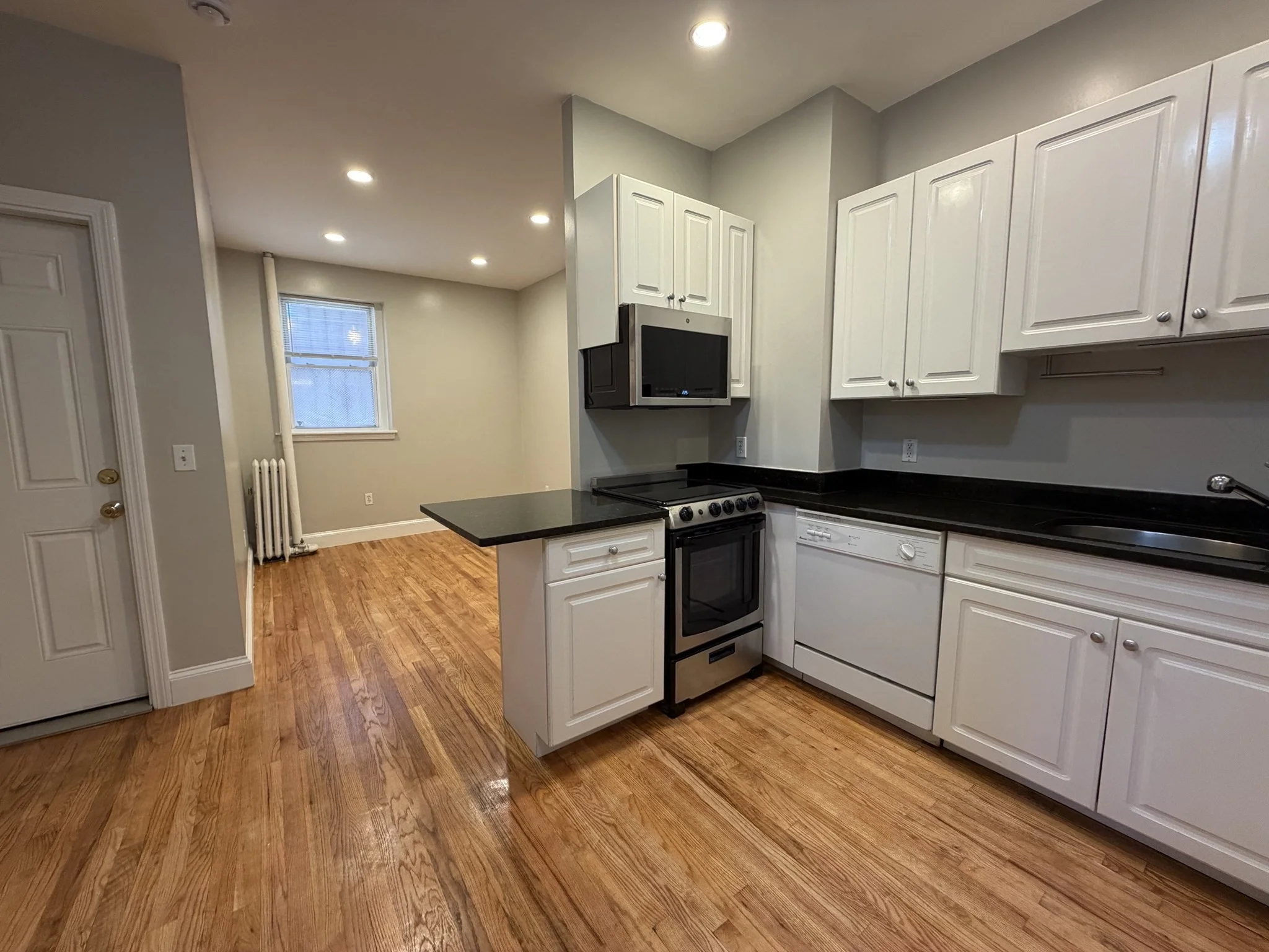 1 bed, 1 bath apartment for rent at 103 Charles St Unit G, Beacon Hill — photo 2 of 12