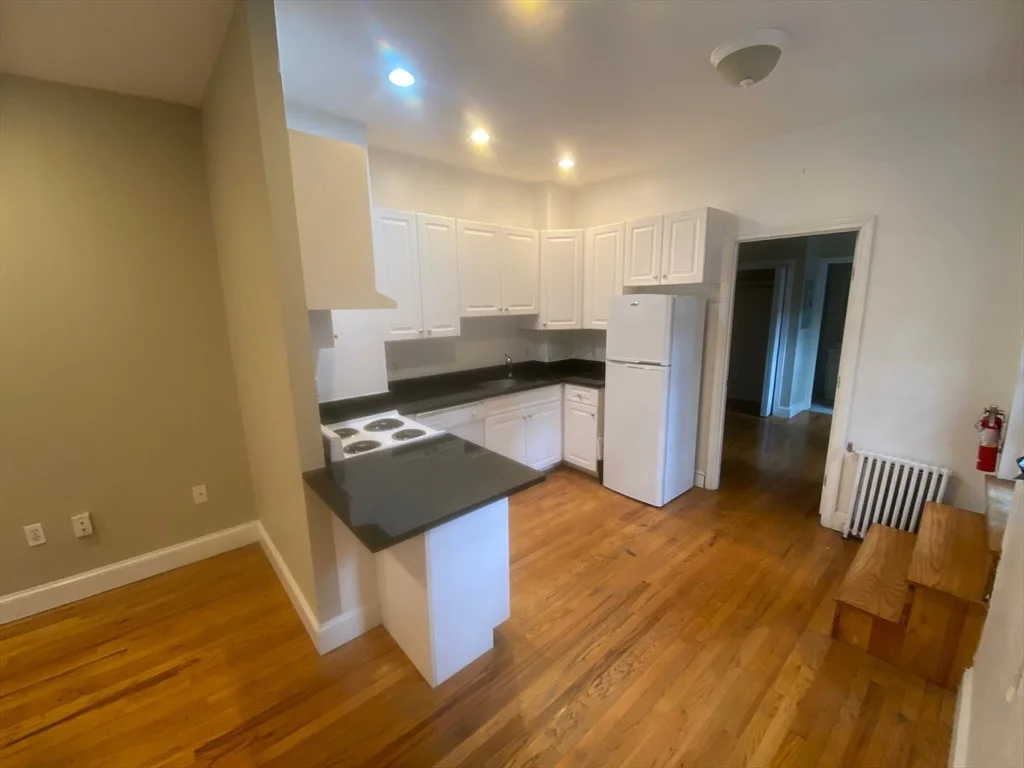 1 bed, 1 bath apartment for rent at 103 Charles St Unit G, Beacon Hill — photo 4 of 14