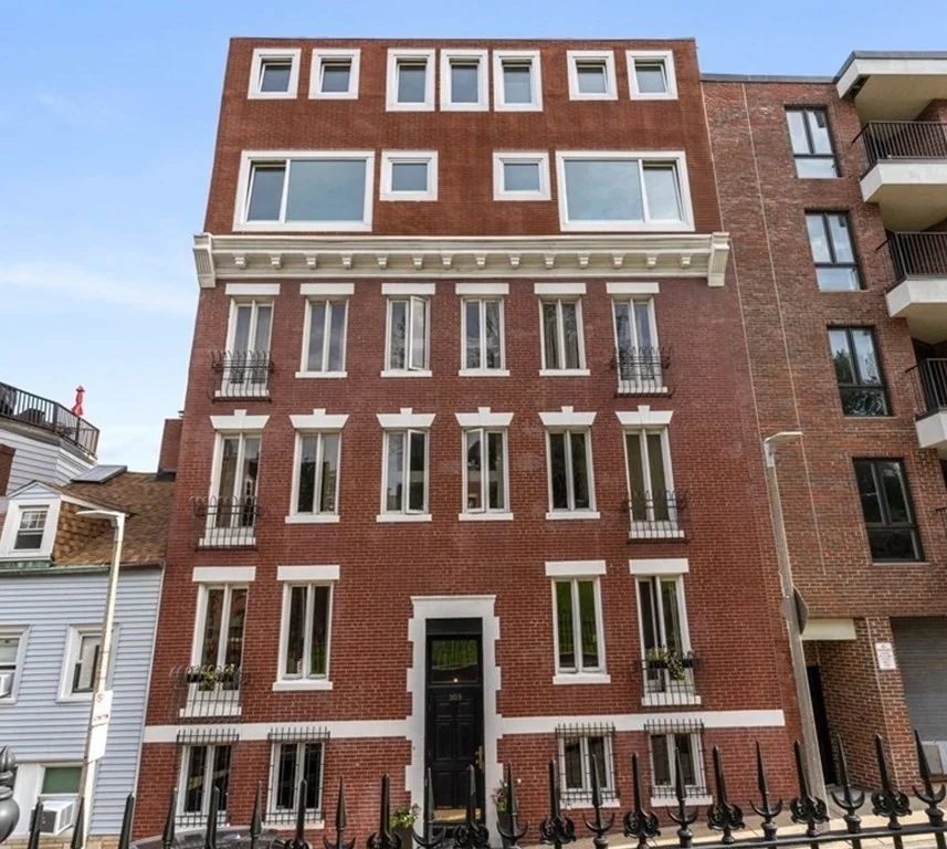 2 bed, 1 bath apartment for rent at 103 Charter St Unit 1, North End