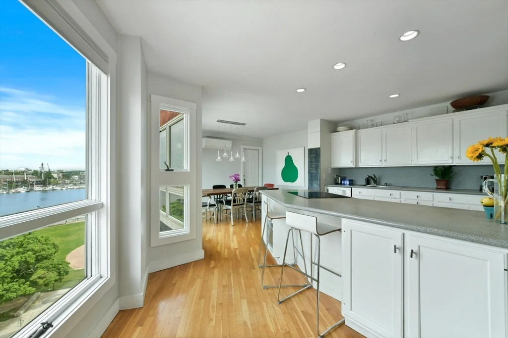 3 bed, 2 bath apartment for rent at 103 Charter St Unit 5, North End — photo 4 of 26