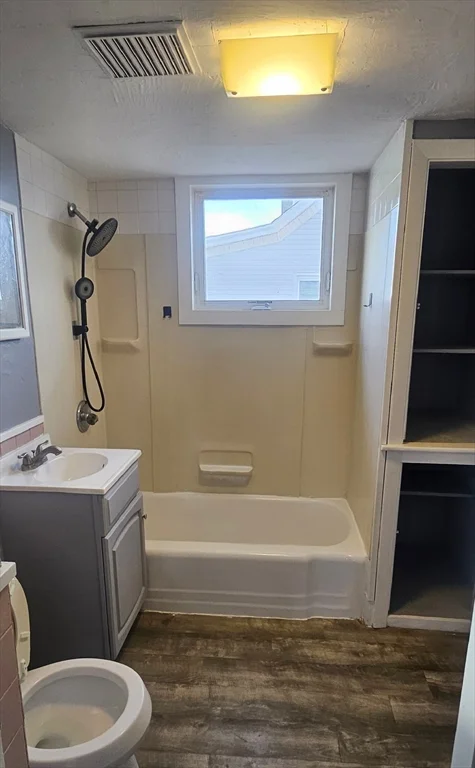 3 bed, 1 bath apartment for rent at 103 Covel St Unit 3, Fall River — photo 7 of 11