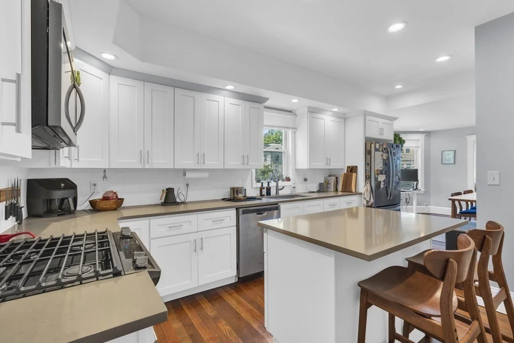 2 bed, 2 bath apartment for rent at 103 Dix St Unit 1, Dorchester — photo 4 of 17
