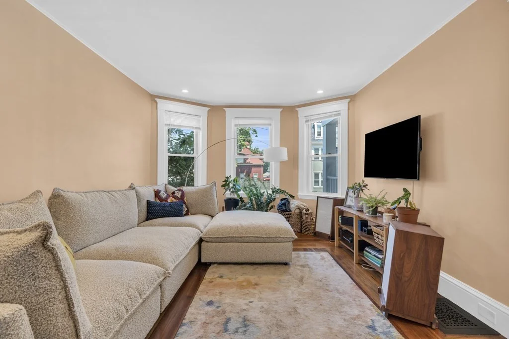 2 bed, 2 bath apartment for rent at 103 Dix St Unit 1, Dorchester — photo 3 of 17