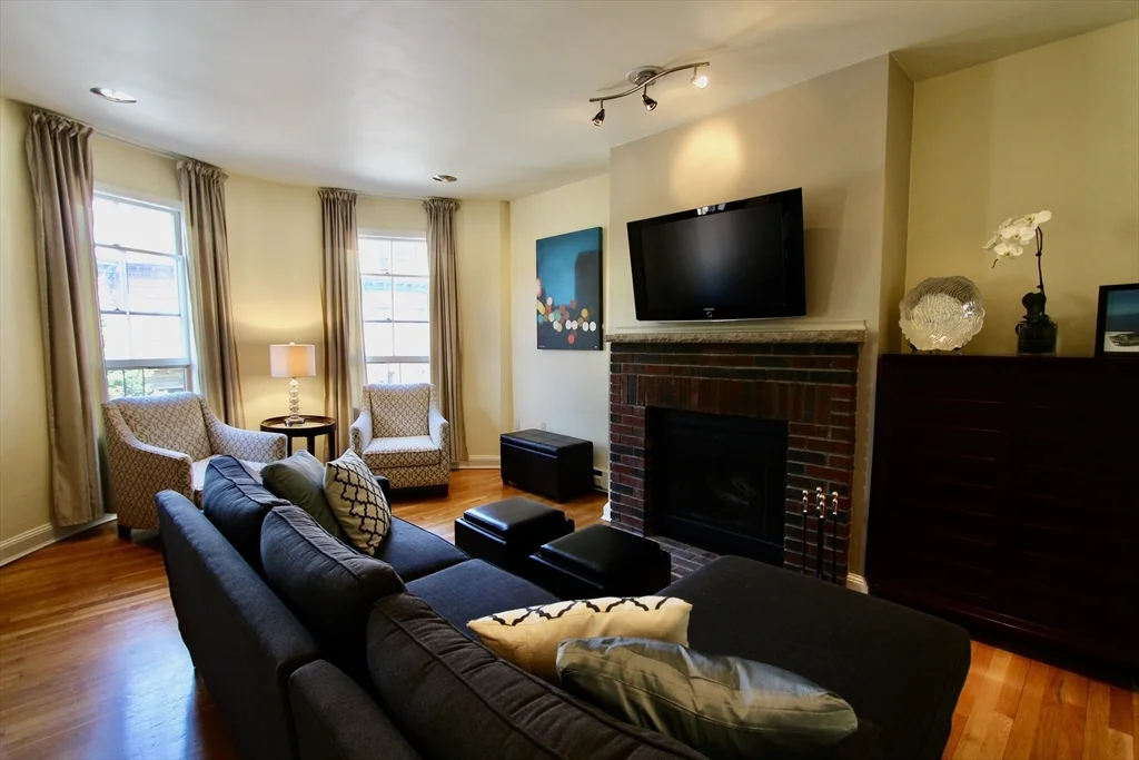 2 bed, 1 bath apartment for rent at 103 E Brookline St Unit 4, South End — photo 7 of 12