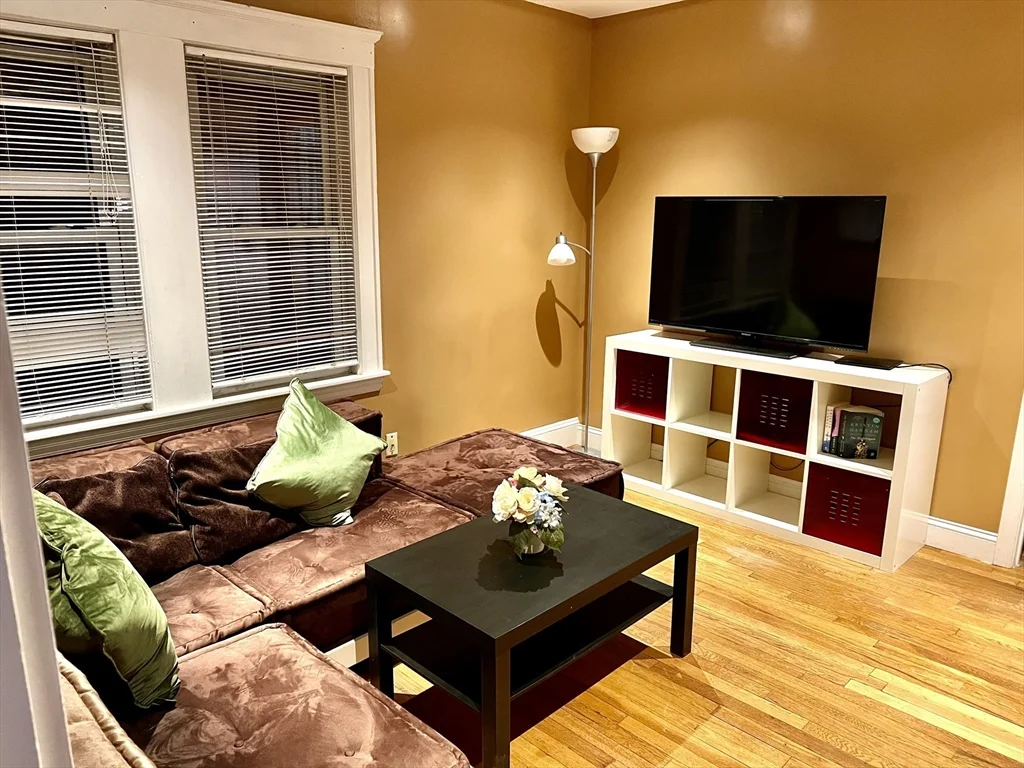 2 bed, 1 bath apartment for rent at 103 East Squantum St Unit 2, North Quincy — photo 3 of 9