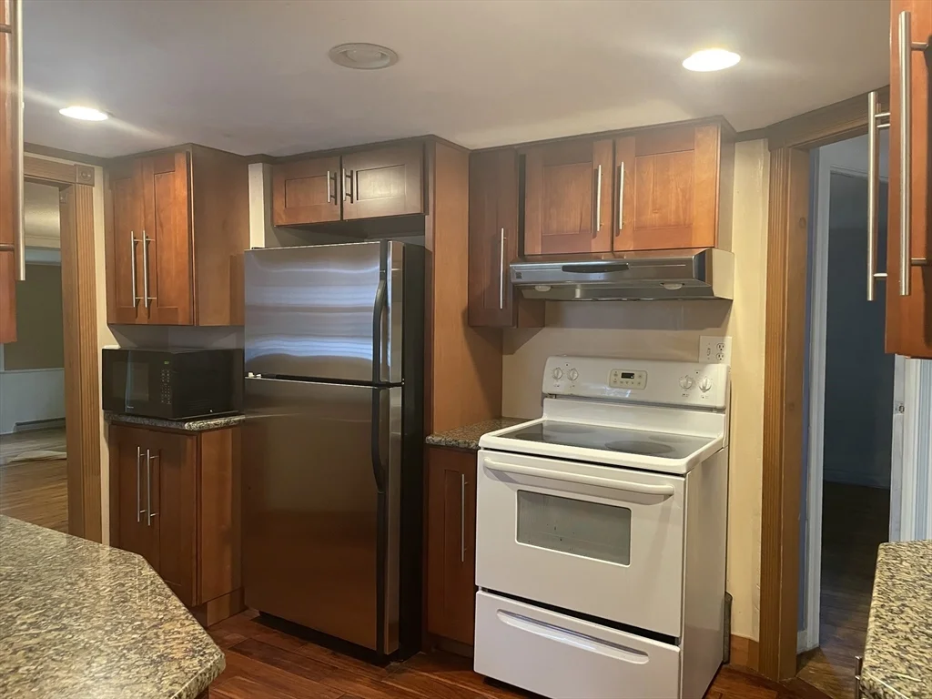 2 bed, 1 bath apartment for rent at 103 Fairview Unit 103, Longmeadow — photo 4 of 16