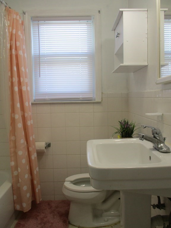 2 bed, 1 bath apartment for rent at 103 Faxon St Unit 103, Nonantum — photo 9 of 13