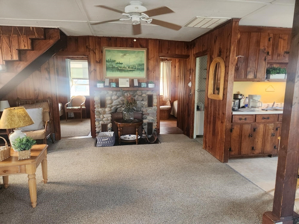 2 bed, 1 bath apartment for rent at 103 Foster Ave(winter), Ocean Bluff — photo 4 of 7