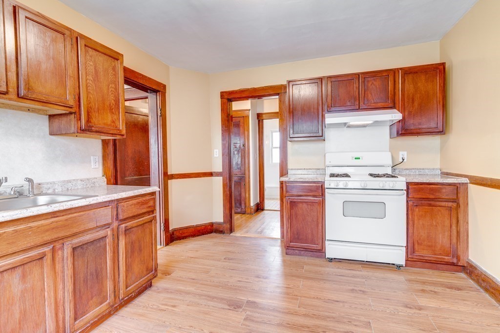 3 bed, 1 bath apartment for rent at 103 Fuller St Unit 2, Dorchester — photo 9 of 20