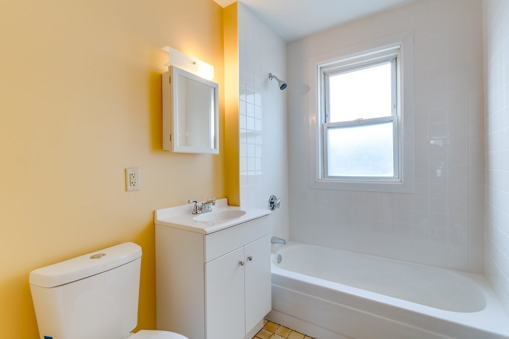 3 bed, 1 bath apartment for rent at 103 Fuller St Unit 2, Dorchester — photo 14 of 20