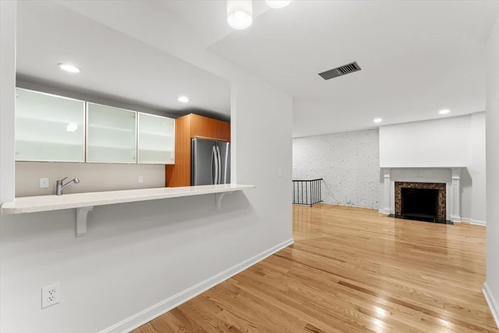 2 bed, 1 bath apartment for rent at 103 Gainsborough St Unit 102, Fenway — photo 15 of 35
