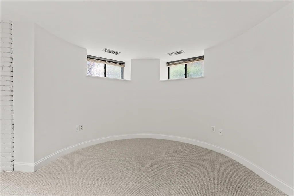 2 bed, 1 bath apartment for rent at 103 Gainsborough St Unit 102, Fenway — photo 30 of 35