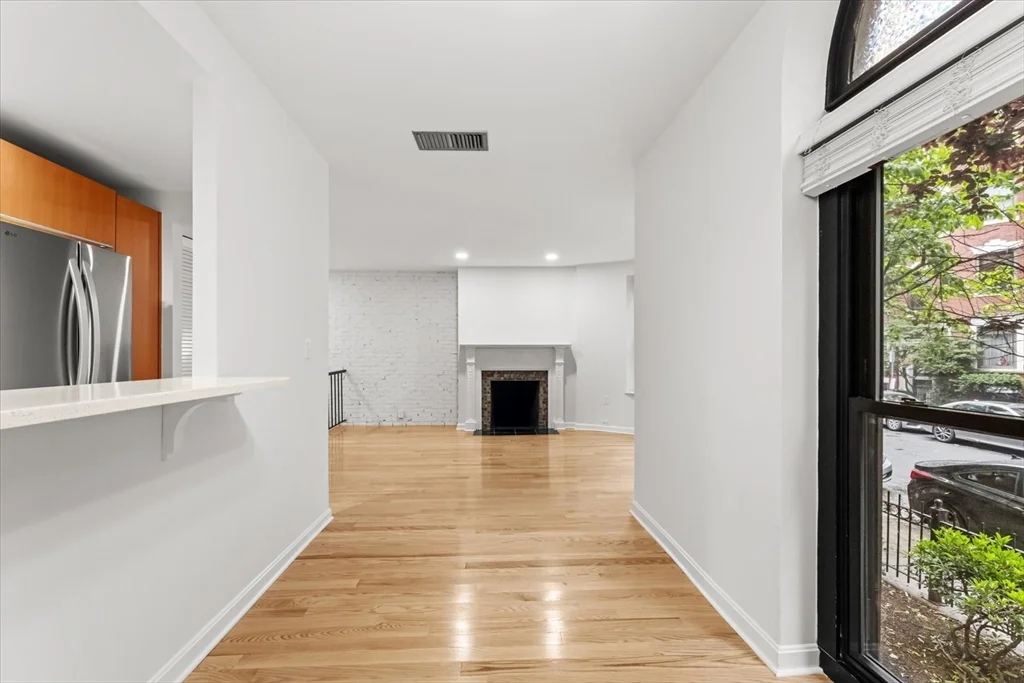 2 bed, 1 bath apartment for rent at 103 Gainsborough St Unit 102, Fenway — photo 14 of 35