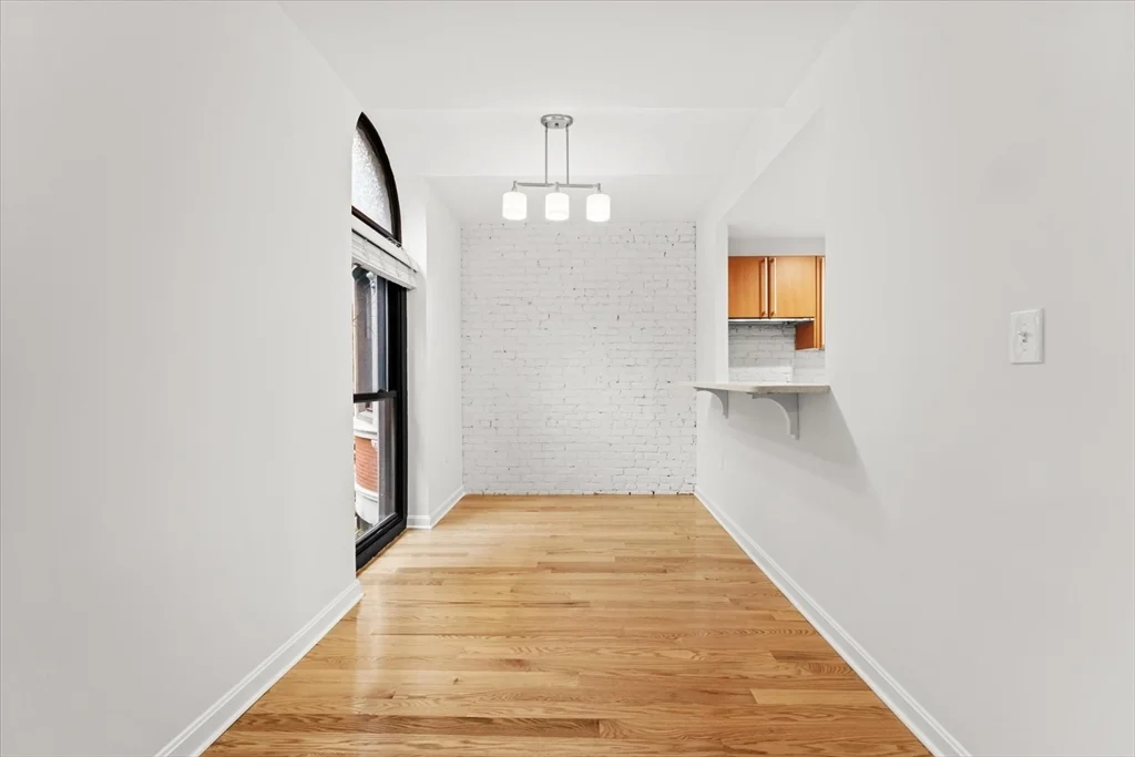 2 bed, 1 bath apartment for rent at 103 Gainsborough St Unit 102, Fenway — photo 12 of 35