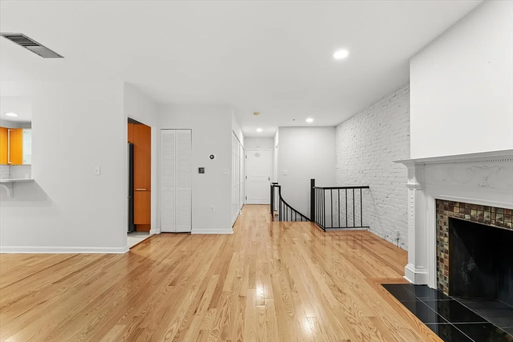 2 bed, 1 bath apartment for rent at 103 Gainsborough St Unit 102, Fenway — photo 10 of 35