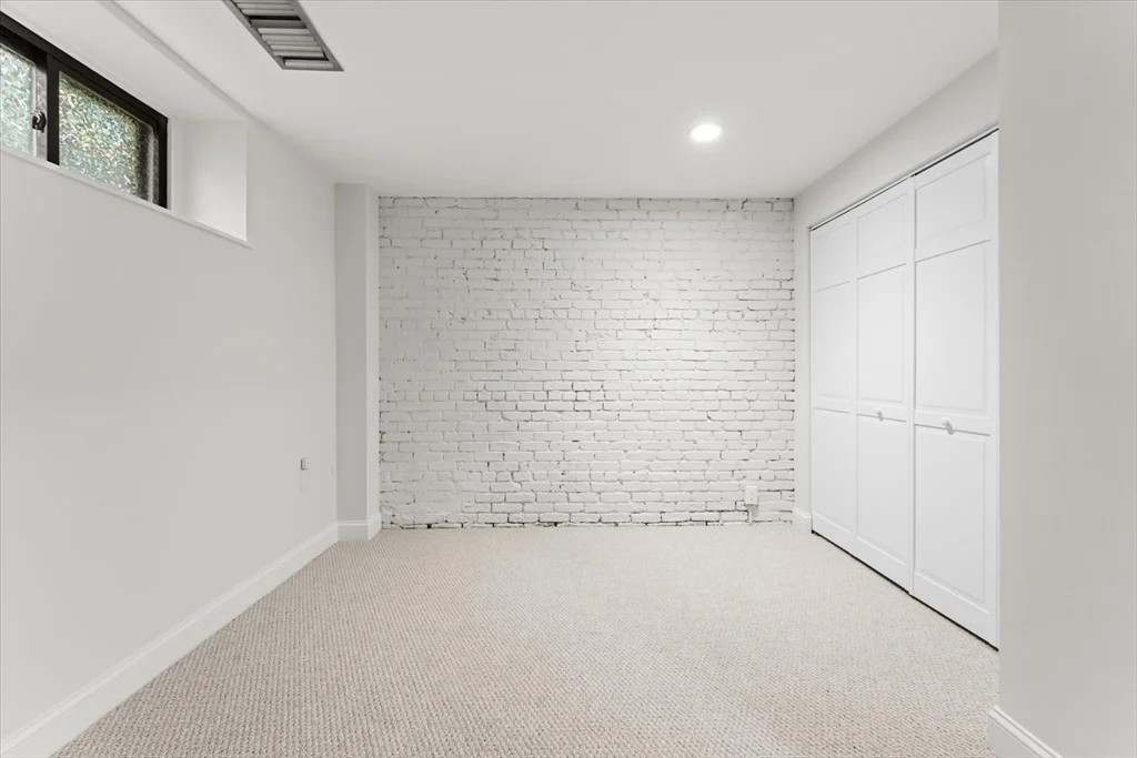 2 bed, 1 bath apartment for rent at 103 Gainsborough St Unit 102, Fenway — photo 34 of 35